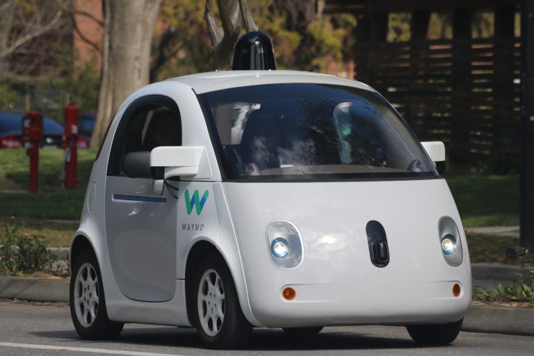 Când ar putea să apară automobilele autonome pe drumurile din Marea Britanie