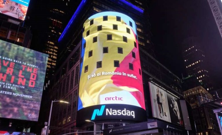 Times Square s-a colorat în roşu, galben şi albastru, de Ziua Naţională a României