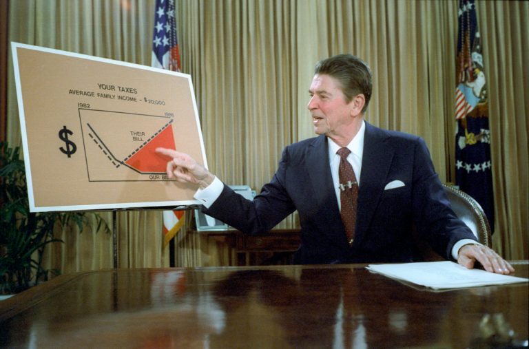 De ce a virat spre dreapta dură Partidul Republican din SUA? Amintiți-vă de cei doi „R”: Rockefeller și Reagan