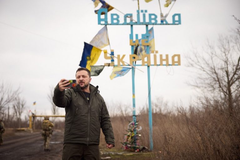 Ucraina încearcă să limiteze înaintarea rusă în Doneţk, dar frontul se stabilizează în Harkov