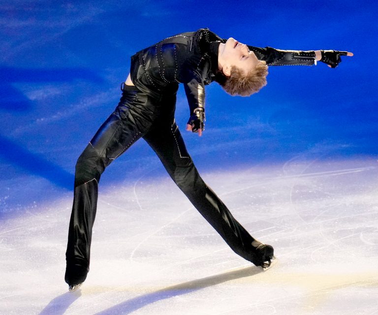 VIDEO | Americanul Ilia Malinin scrie istorie în patinajul artistic: Primul sportiv care a reuşit toate cele şase sărituri cvadruple