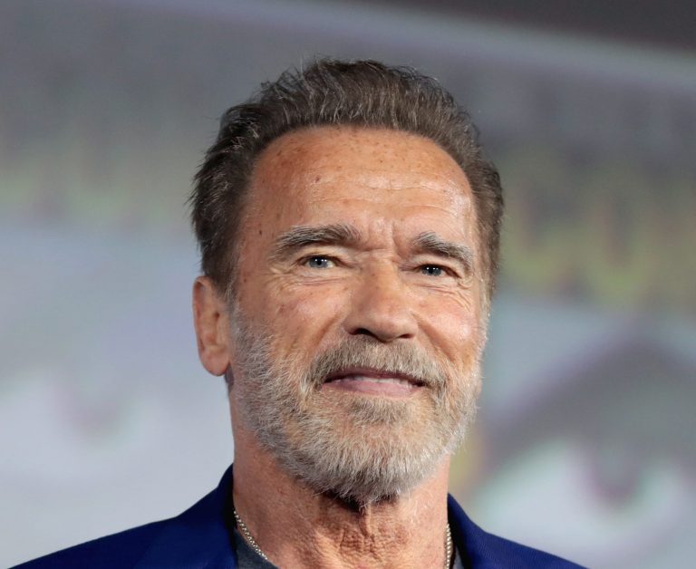Arnold Schwarzenegger a vândut la licitaţie ceasul de lux pe care a uitat să-l declare la vamă