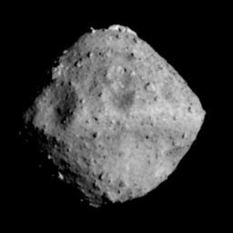 Materie organică descoperită pe asteroidul Ryugu care ar putea explica originile vieţii pe Pământ