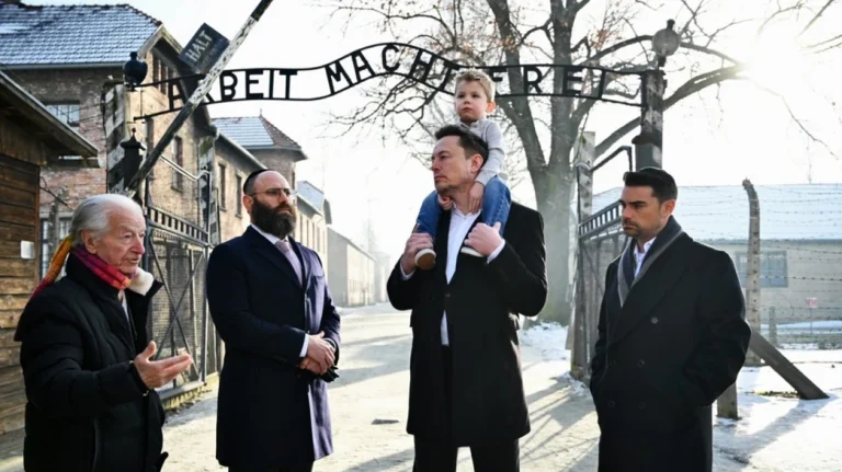 Elon Musk, în vizită privată la fostul lagăr nazist de exterminare de la Auschwitz