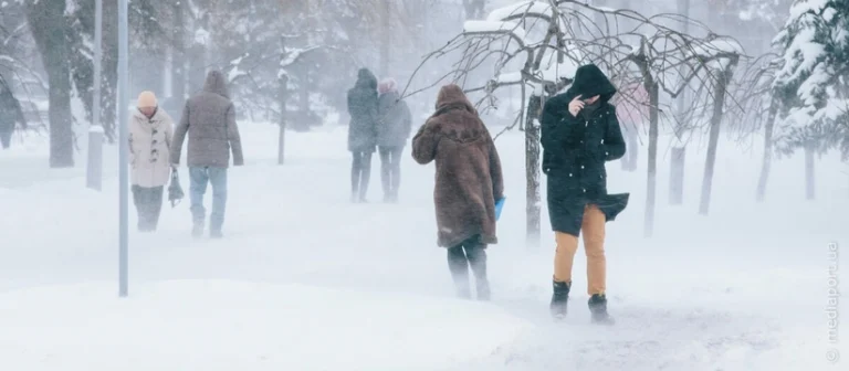 ANM: Ninsori la munte, în Banat, Crişana, Maramureş, Transilvania, nordul şi centrul Moldovei / Vremea se va răci accentuat şi va deveni geroasă