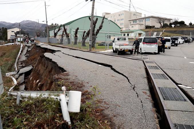Guvernul japonez: Cutremurul de Anul Nou ar putea să coste Japonia 16 miliarde de euro
