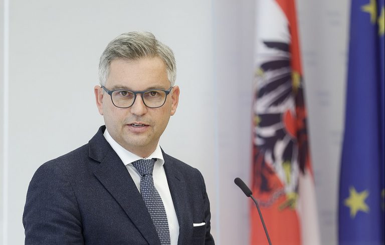 Ministrul austriac al Finanţelor, lăsat fără permisul auto pentru 30 de zile