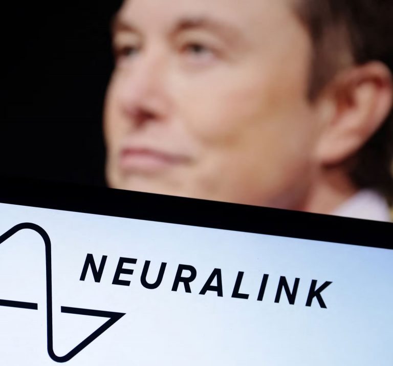 VIDEO | Neuralink a difuzat o înregistrare video a unui bărbat paralizat care joacă şah cu ajutorul gândului