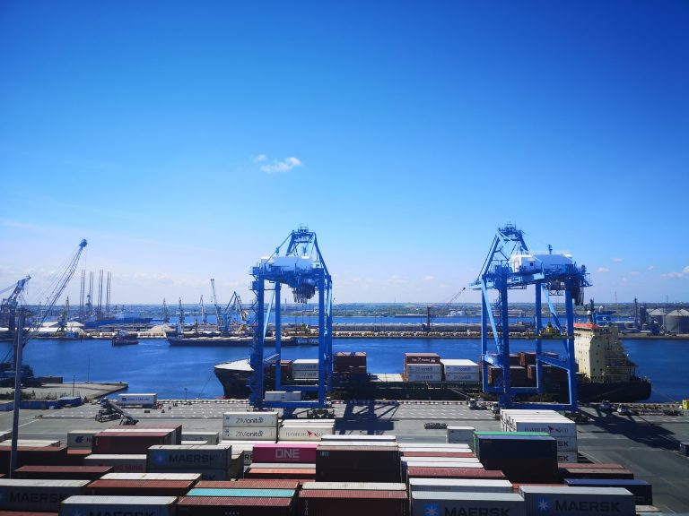 Cerealele din Ucraina au făcut ca portul românesc Constanţa să ajungă la volume record în 2023