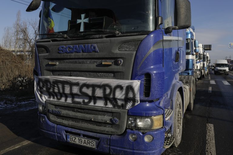 Sindicatele din penitenciare anunţă că susţin protestele transportatorilor şi fermierilor şi cer partidelor AUR şi S.O.S România să „stea departe”