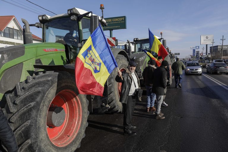 Ministrul Agriculturii: Fac un apel către fermieri să meargă acasă; cei care stau la Afumaţi nu sunt fermieri, sunt instigatori şi protestatari