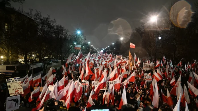 Proteste la Varșovia împotriva guvernului Tusk