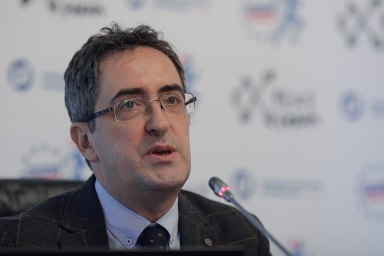 Analiză Expert Forum: Partidele au cheltuit în ultimii patru ani aproximativ 100 de milioane de lei pentru publicitatea online
