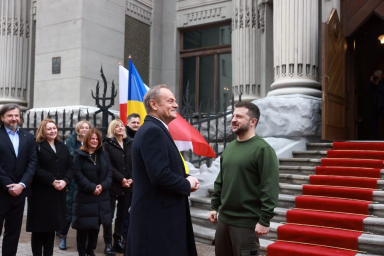 Zelenski face o vizită în Polonia, după ce s-au făcut progrese în disputa istorică dintre cele două ţări aliate