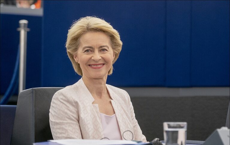 „Acum eşti preşedintele tuturor românilor”. Ursula von der Leyen l-a felicitat telefonic pe Nicușor Dan după învestire