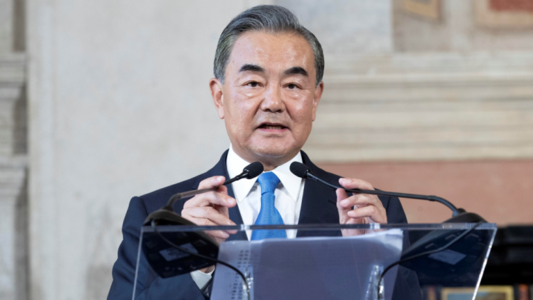China cere la Munchen implicarea tuturor părţilor în procesul de pace din Ucraina