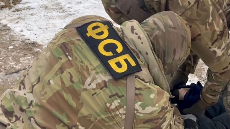În statul mafiot al lui Putin, pădurarii FSB s-au transformat în braconieri