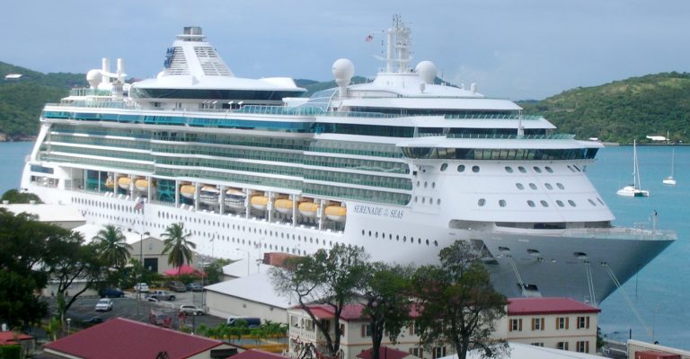 VIDEO | Cum au devenit pasagerii unei croaziere la bordul navei “Serenade of the Seas”, vedete mondiale pe Tik Tok și Instagram