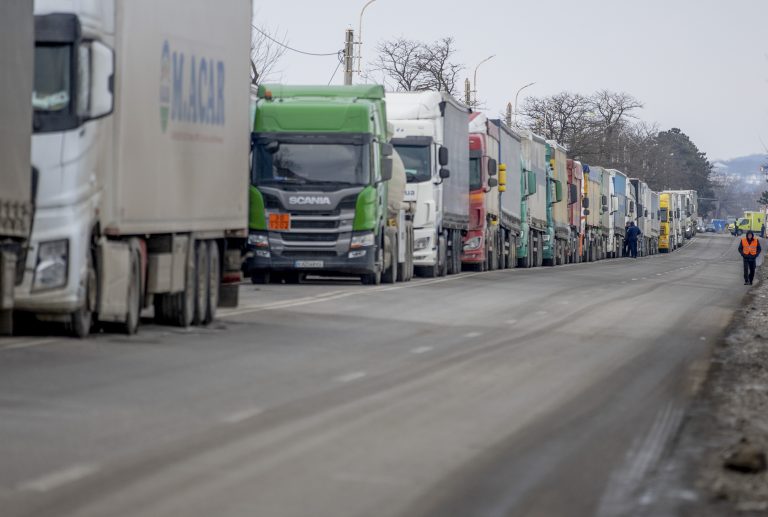 Autostrada A3 București-Ploiești, deblocată după protestele transportatorilor şi fermierilor / Poliția a deschis dosar penal pentru blocarea unui drum public