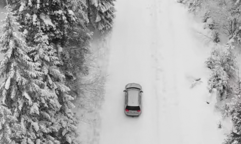 VIDEO | De ce vehiculele electrice întâmpină dificultăți în condiții de frig extrem