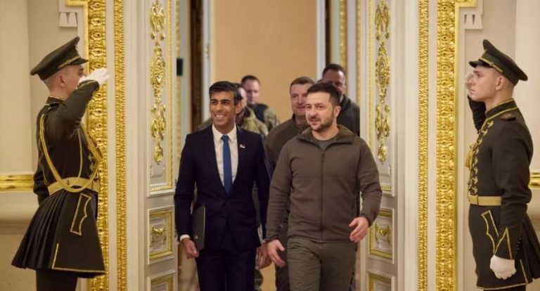 Dinamica „împinge-trage”. Marea Britanie vrea să-și folosească „relația specială” cu SUA pentru a debloca sprijinul pentru Ucraina