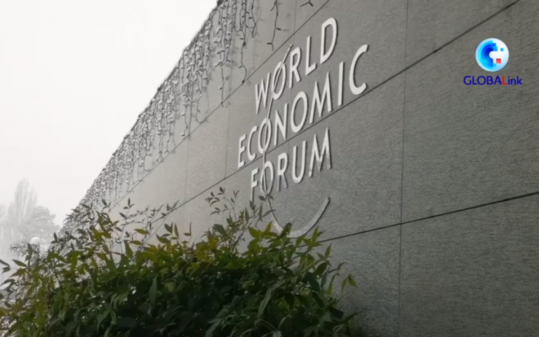 Sondaj Davos: Majoritatea economiştilor chestionaţi se aşteaptă ca economia globală să slăbească în acest an din cauza riscurilor geopolitice