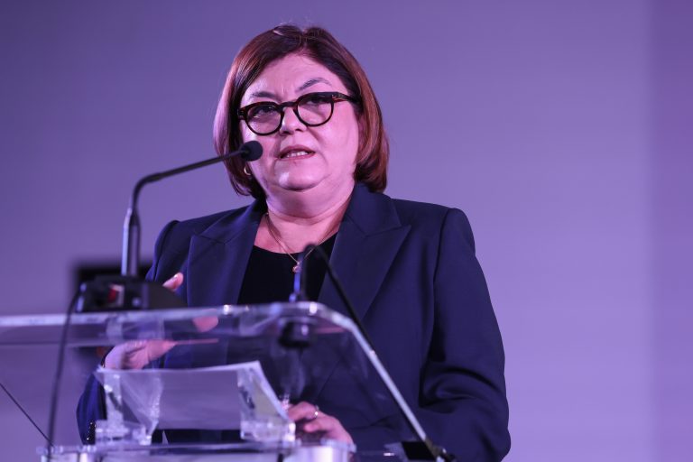Comisarul Adina Vălean spune că UE îşi va intensifica acţiunile de control asupra transportatorilor de cereale ucrainene
