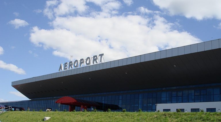 Scandal la Chişinău legat de privatizarea singurului aeroport din ţară. Un ministru acuză un sabotaj pus la cale de Ilan Şor, iar Maia Sandu dezminte că ar fi invitat personal o companie franceză