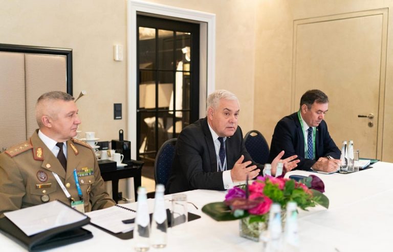 Ministrul Apărării: O prezenţă robustă a militarilor SUA în România creşte nivelul de securitate a întregului Flanc estic