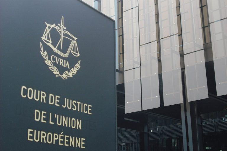 Polonia renunţă la plângerile în justiţie împotriva politicilor climatice europene