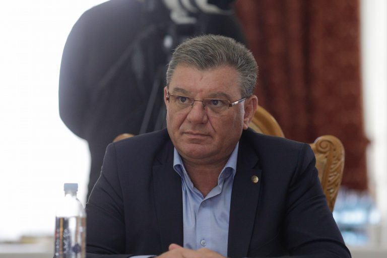 Deputatul Dumitru Coarnă a fost exclus din grupul parlamentar AUR