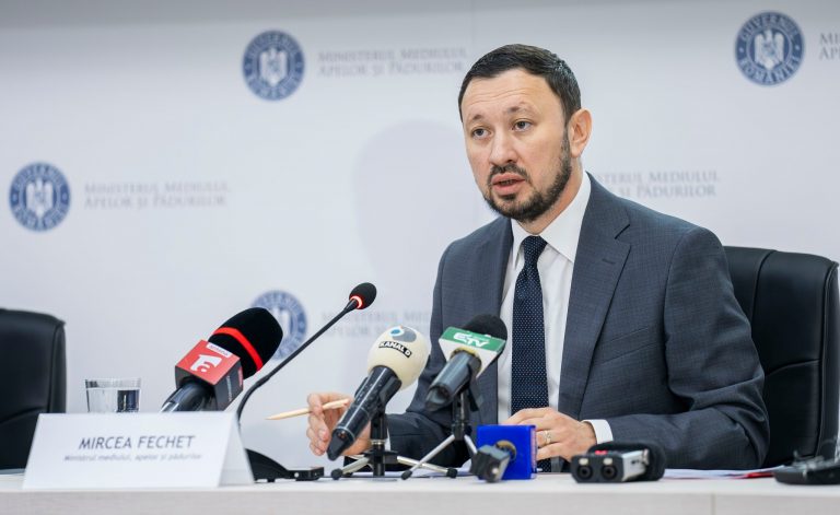Ministrul Mediului: Populaţia de urs brun, scăpată de sub control. Relocarea nu e o soluţie / Ciolacu: Nu va fi dat liber la împuşcat urşi