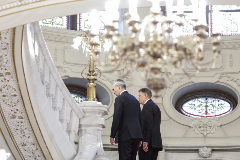 Să nu fim timizi! România are toate argumentele pentru candidatura lui Iohannis la șefia NATO
