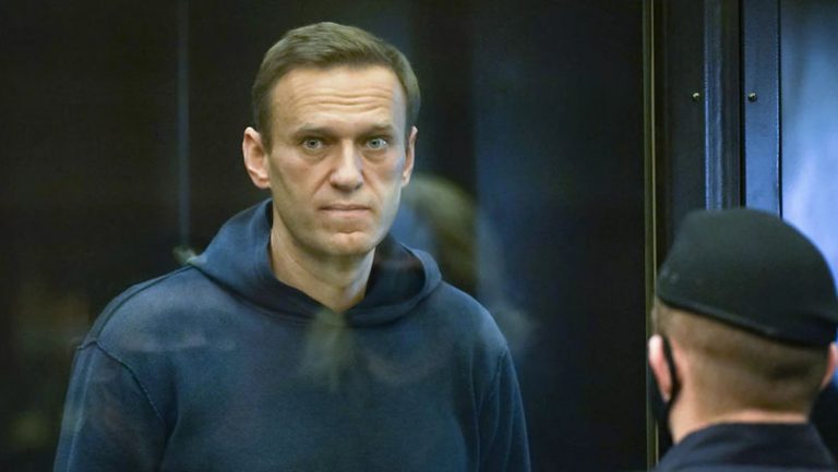 De ce Rusia l-a ucis pe Navalnîi cu o toxină letală provenită de la broaște? Răspunsul unui expert în arme chimice