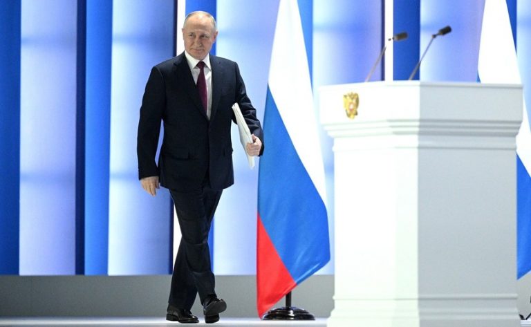Discursul lui Putin: Adversarii Rusiei ar trebui să-şi amintească că deţinem arme capabile să lovească ţinte pe teritoriul lor