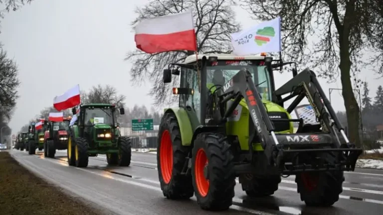 Protestele agricultorilor | Oficialii polonezi nu au venit la graniţă la întâlnirea solicitată de Zelenski