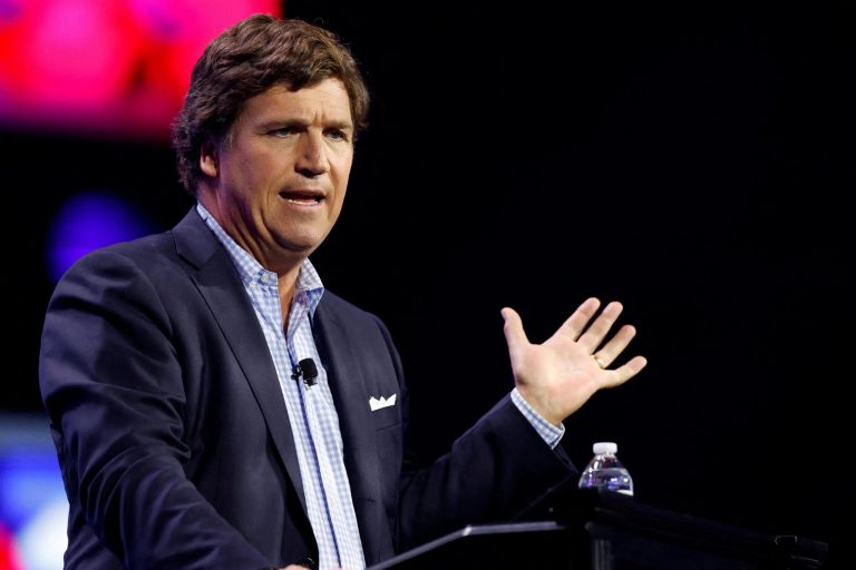 Kremlinul refuză să spună dacă Vladimir Putin îi va acorda sau nu un interviu jurnalistului american Tucker Carlson