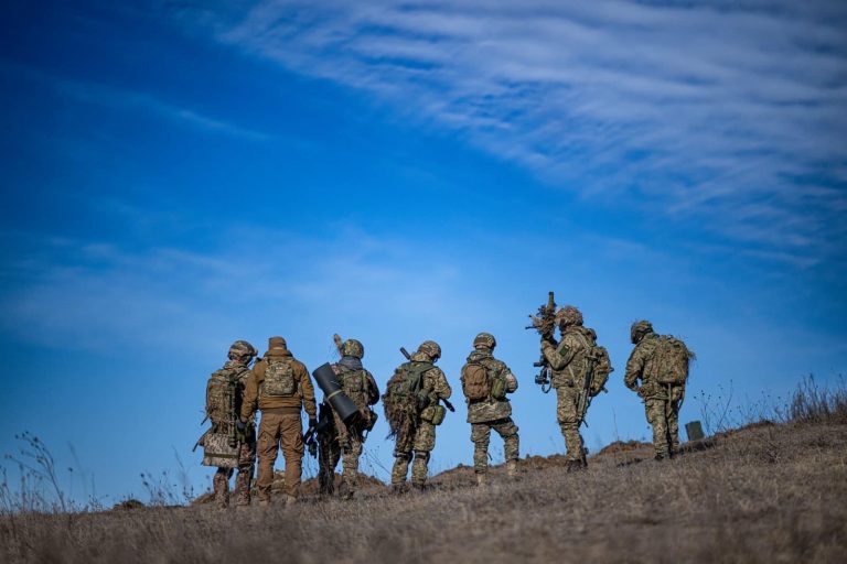 Zelenski a dat ordin: Ucrainenii care au împlinit 17 ani trebuie să se întoarcă din străinătate și să se înregistreze pentru serviciul militar