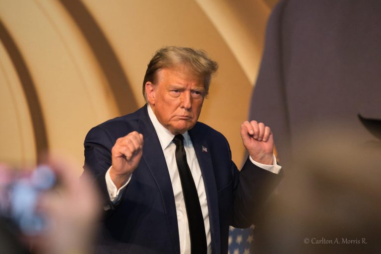 Donald Trump, lăudat de foştii rivali Nikki Haley şi Ron DeSantis