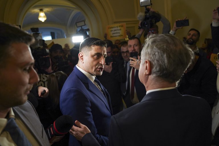 Liderul AUR, George Simion, are interdicţie de intrare în Republica Moldova pentru încă cinci ani