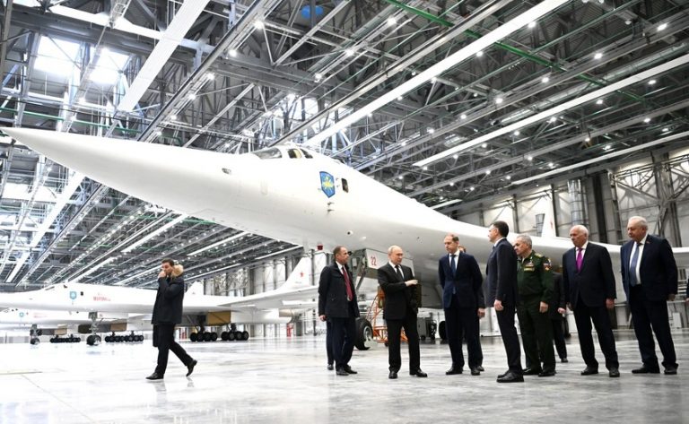 Reuters: Putin a zburat la bordul unui bombardier nuclear modernizat pentru a avertiza Occidentul