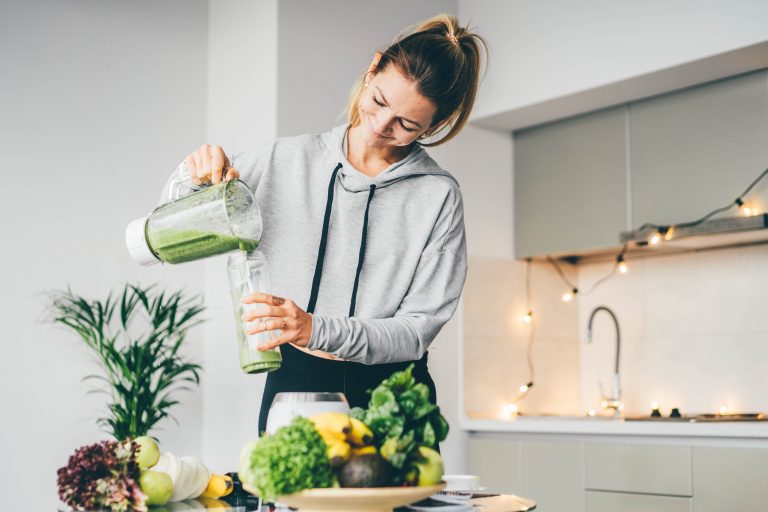 Dieteticianul Adina Rusu: Pentru a preveni depresia este importantă adoptarea unei alimentaţii echilibrate şi variate