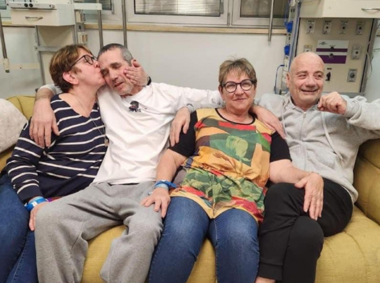 Doi ostatici argentinieni, eliberaţi într-o operaţiune israeliană la Rafah / Acţiunea s-a soldat cu 100 de morţi