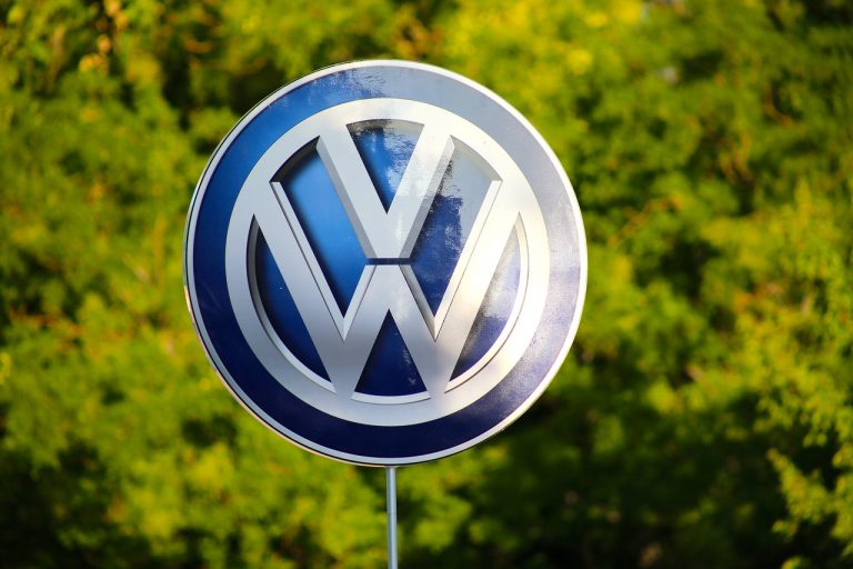 CNBC: Volkswagen şi-a înfiinţat propriul laborator de inteligenţă artificială