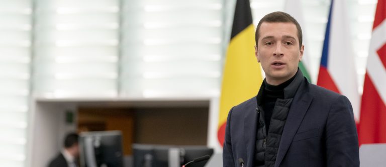 Mai poate ceva să oprească ascensiunea liderului francez de extremă dreapta Jordan Bardella? Este cel mai popular politician din Franța la ora actuală
