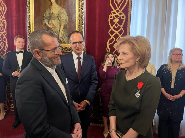 Her Majesty Princess Margareta meets diplomats, cultural and commercial figures at Peles Castle