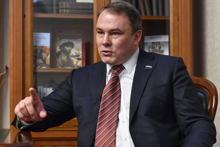 Vicepreşedintele Dumei de Stat amenință: Ruşii vor omorî toţi militarii francezi trimişi în Ucraina