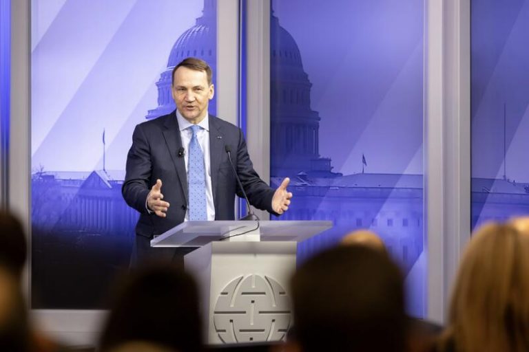 Polonia oferă ajutor Ucrainei după atacurile ruseşti masive asupra infrastructurii energetice