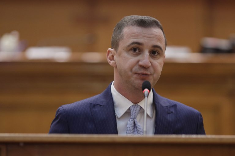 Alfred Simonis: Parlamentul va avea o capelă ortodoxă / Va fi inaugurată pe 25 martie