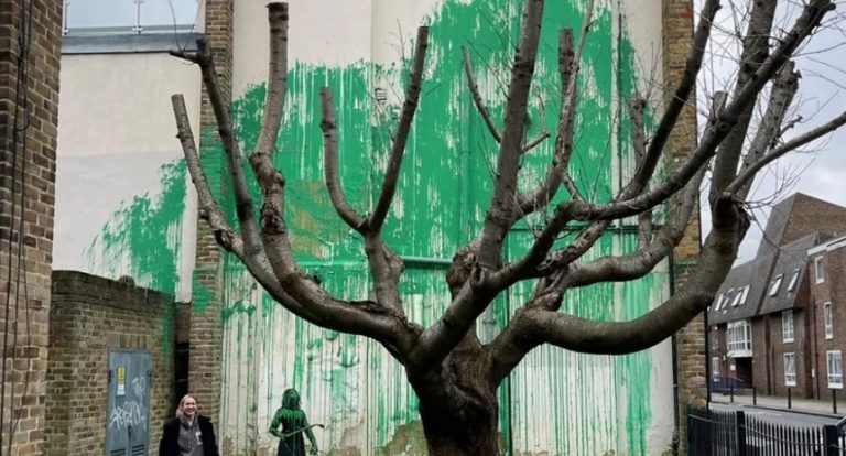 Noul mural pictat de Banksy în Londra a fost vandalizat